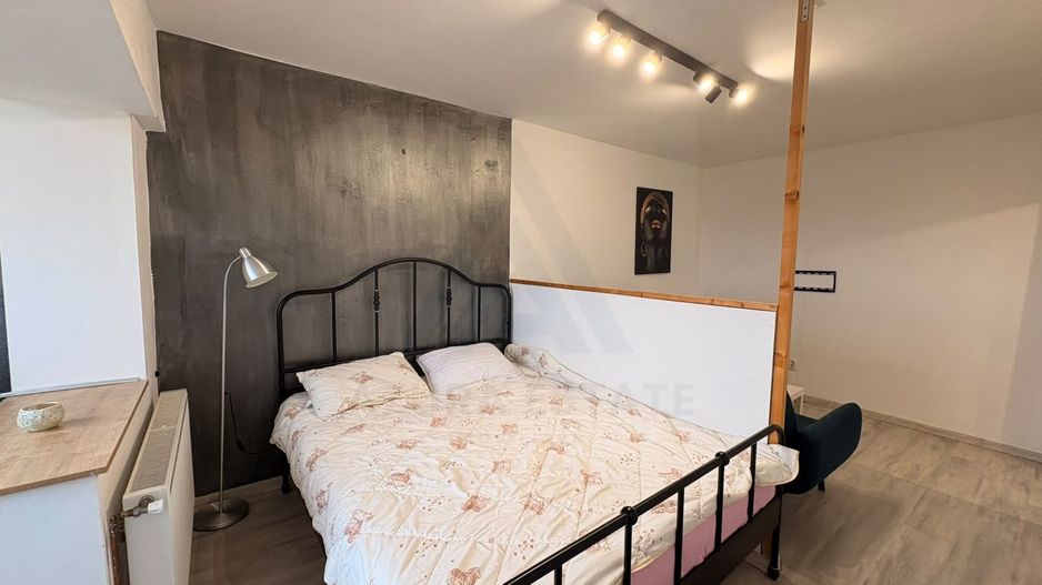Studio renovat cu balcon inchis si bucatarie separata pe Siretului - Poză 3