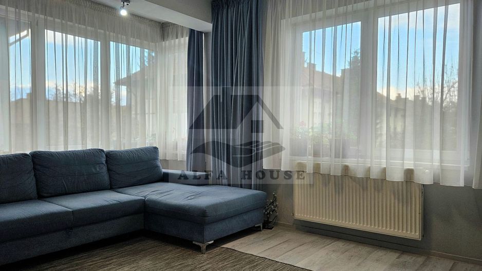 Oportunitate - Apartament cu trei camere in vila, zona Tractorul 70 mp - Poză 1