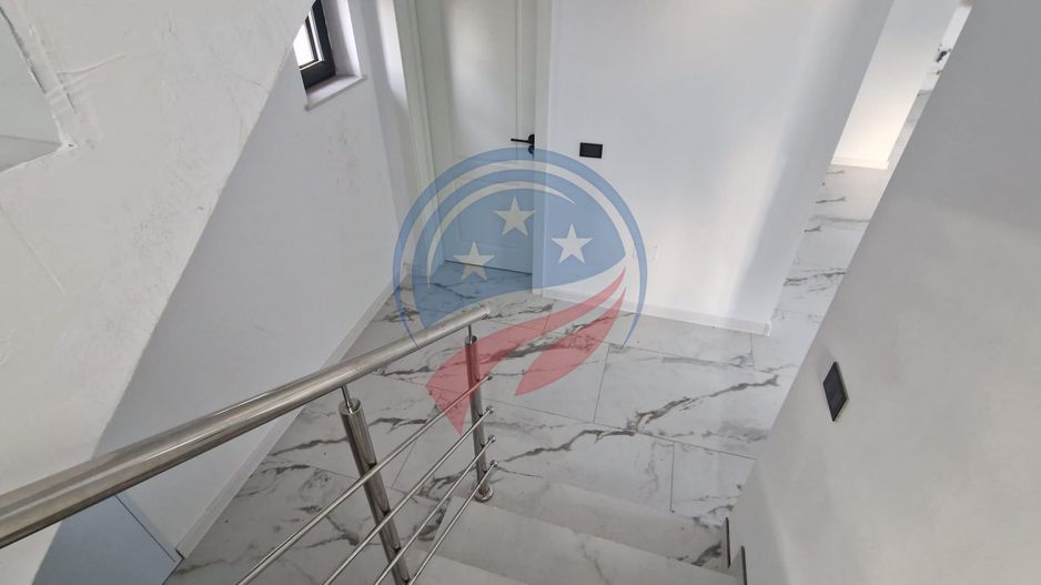 Casă modernă de lux – 4 camere, teren 373 mp, curte amenajată - Poză 9