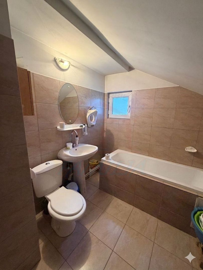 Vanzare casa P+M, Smardan( Galati ), la 2 minute de str.principala - Poză 11