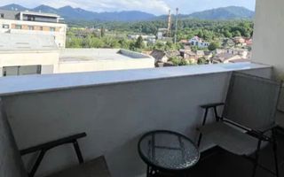Un apartament care bifează exact ce contează spațiu lumină liniște și parcare - Poză 3