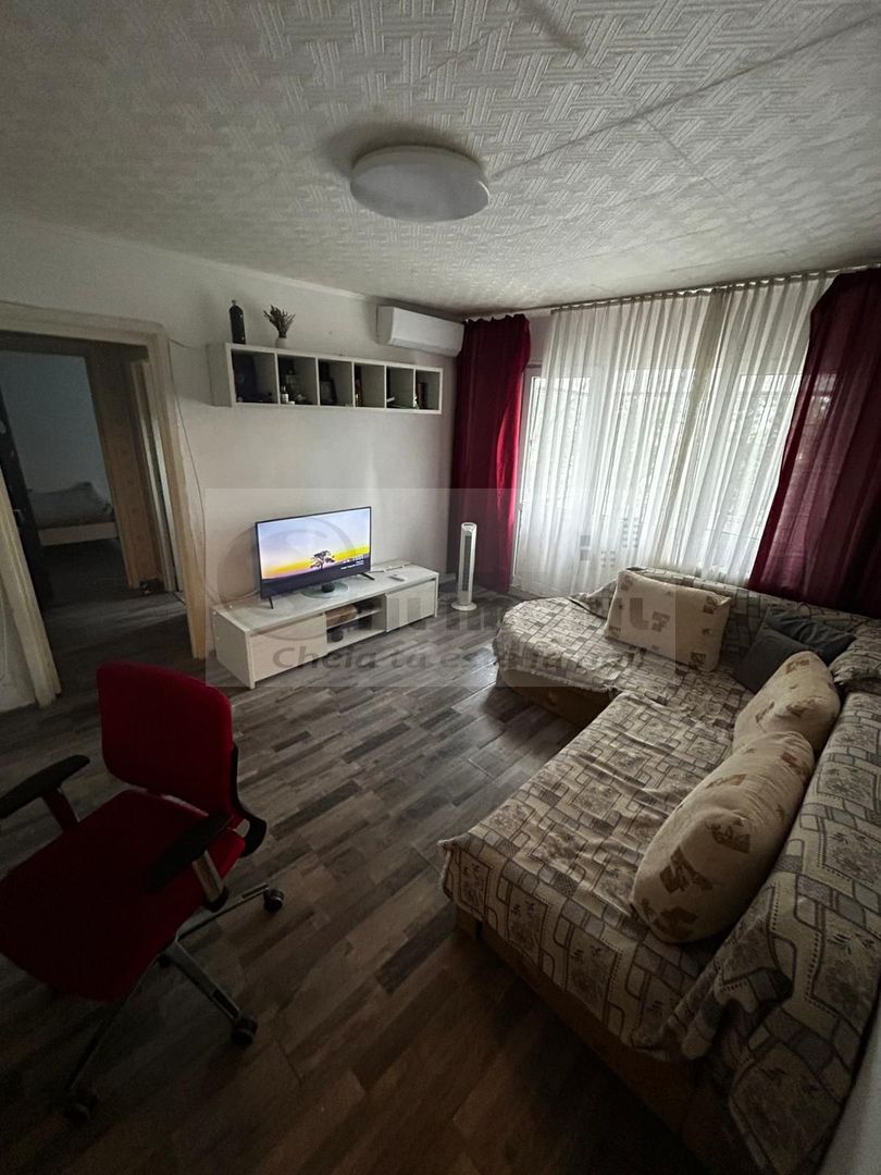 Apartament 2 camere, semidecomandat, Podul de Piatră - Poză 2