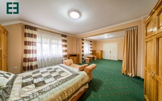 Casă spațioasă în orașul Pâncota județul Arad - Poză 15