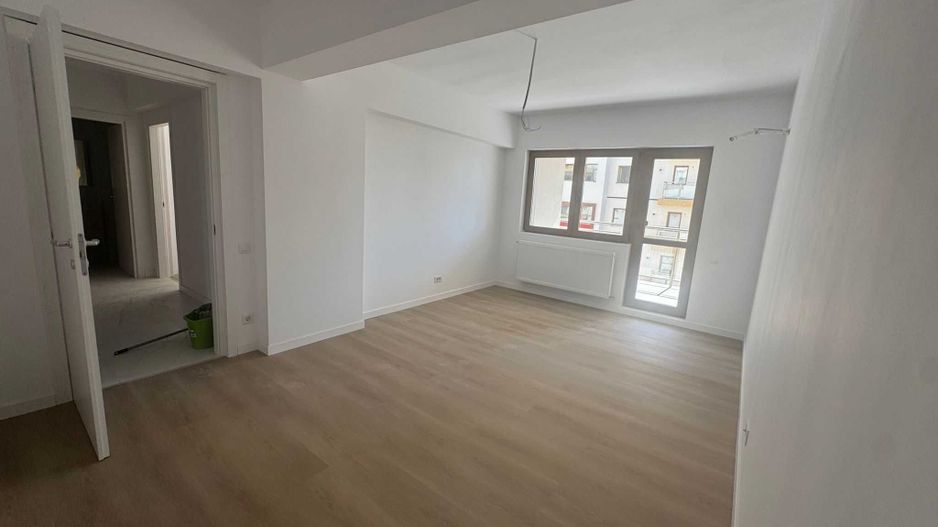 De vanzare apartament 2 camere , zona  Cartier Solar - Poză 1