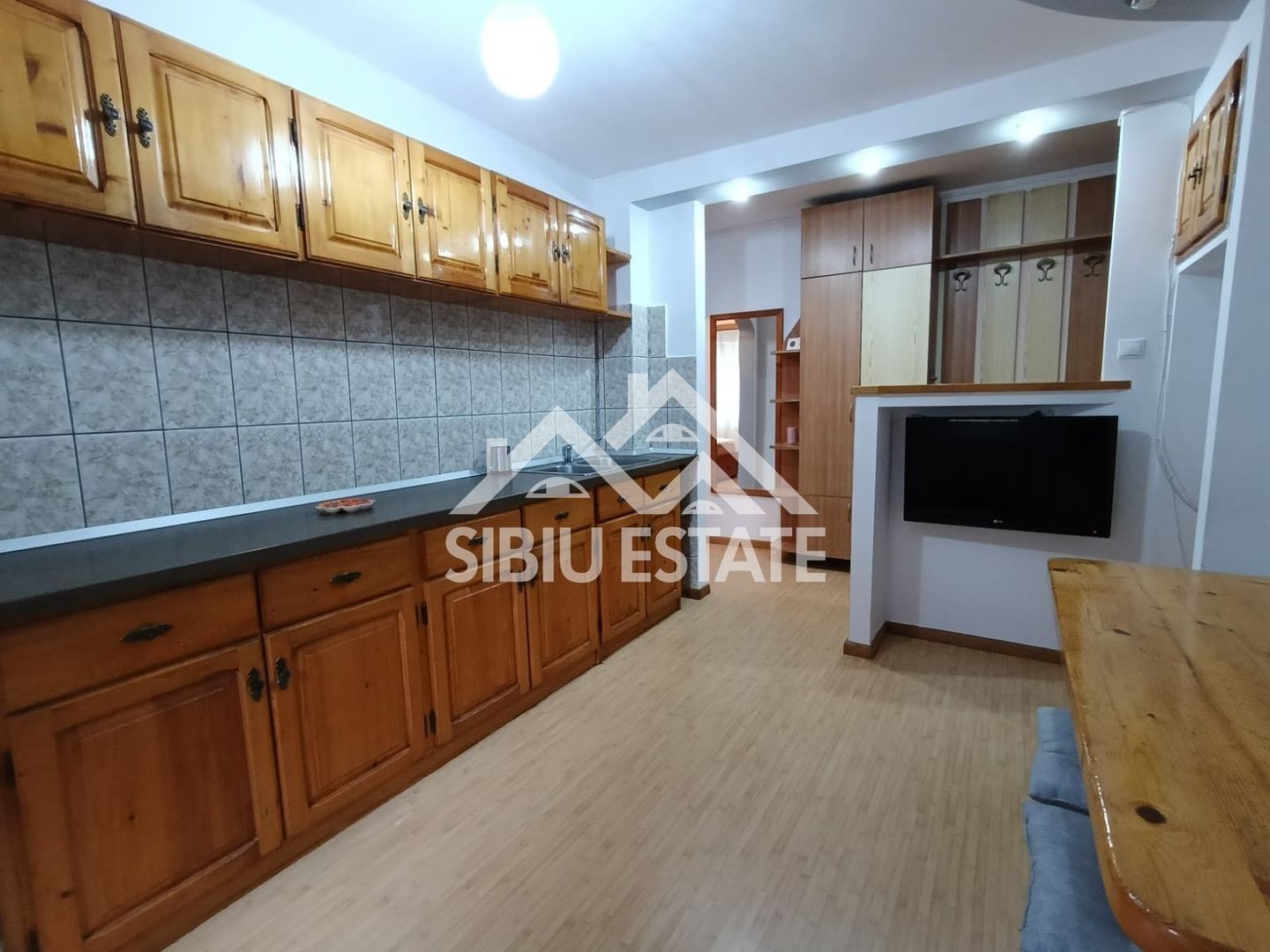 Apartament  2 camere de vanzare decomandat Vasile Aaron Sibiu - Poză 4