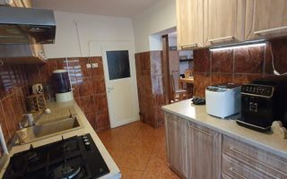 Casa cu 7 camere, 2 spatii comerciale, pretabila pt. birouri, Centru - Poză 18
