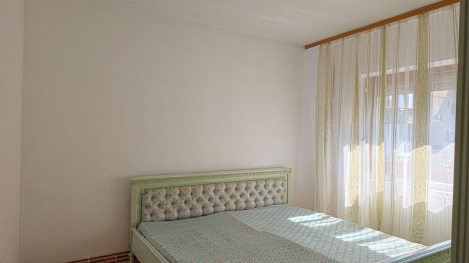 Soarelui - Scoala 30 - 3 Camere, Decomandat, 2 Bai, Etaj 2, Centrala - Poză 11
