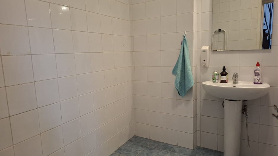 URGENT!, libera, rezidential/birou/comercial, 2 intrari, NEGOCIABIL - Poză 3