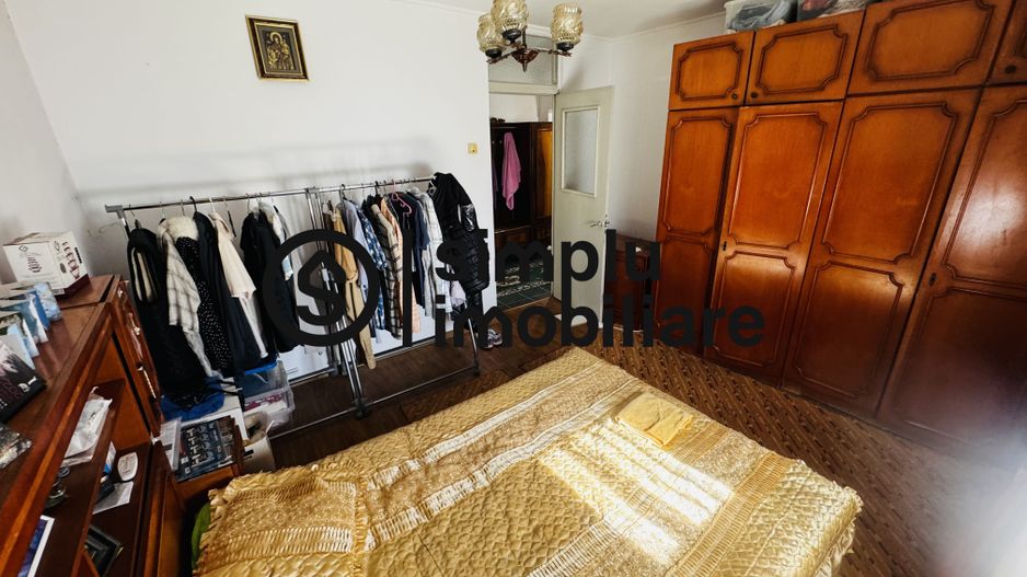3 decomandate, centrala, 1 Mai - 110 000 Euro - Poză 18
