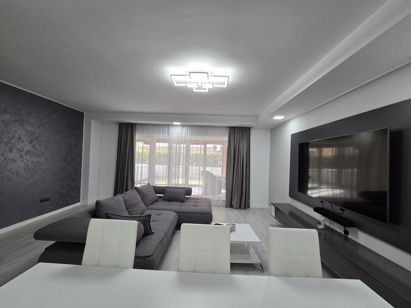Vila 3 camere Cosmopolis - Poză 1