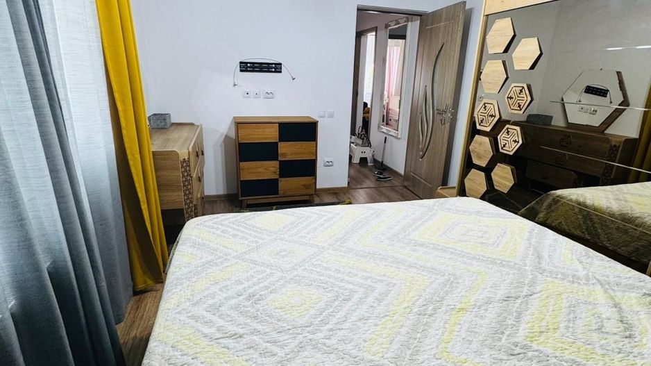 Apartament 3 camere de închiriat | Gara De Nord | 5 Min Metrou - Poză 3