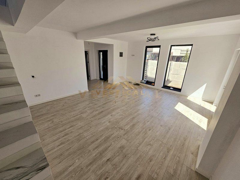 De vanzare casa 4 camere in comuna Berceni - Poză 9