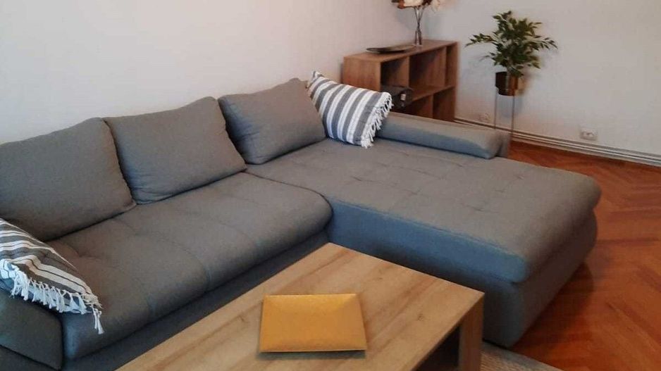 Apartament 3 camere decomandat, zona Scoala de inot - Poză 1