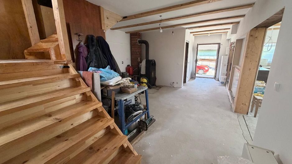 Casă de vanzare 6 camere 220 m² utili cu 376 M² teren la șosea - Poză 23