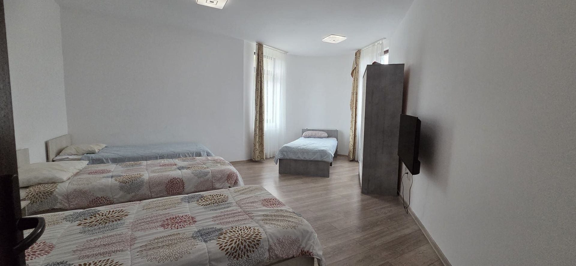 IMOBIL DE ÎNCHIRIAT – 6 APARTAMENTE | 22 LOCURI DE CAZARE - Poză 4