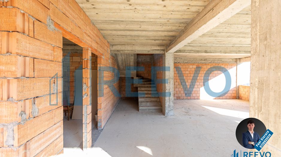 Pensiune/Vilă la roșu P+E+M în Sărata - Poză 9