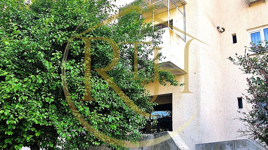 Vand apartament 2 camere,zona linistita cu mult spatiu verde ,0 Comision - Poză 1