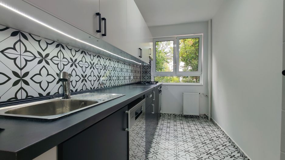 Prima inchirere,  strada Odobesti la intrarea in parc - Poză 14