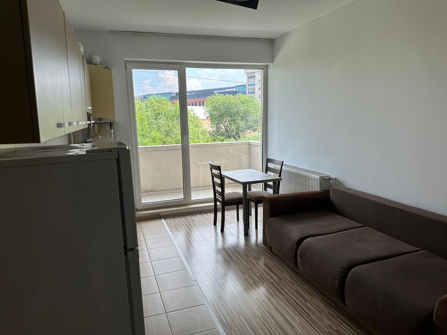 Apartament cu 2 camere | 42 mp + 8 mp balcon | Parcare | Centru - Poză 4