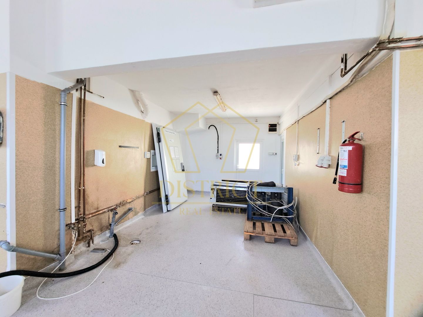 COM 0% Hala de depozitare sau productie cu birouri 502mp | Mehala - Poză 8