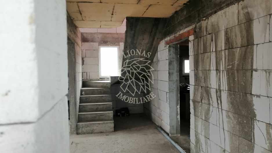 2 Case 240 mp-teren 1328 mp-livada-Cristesti 48 km de Piatra-Neamt - Poză 7