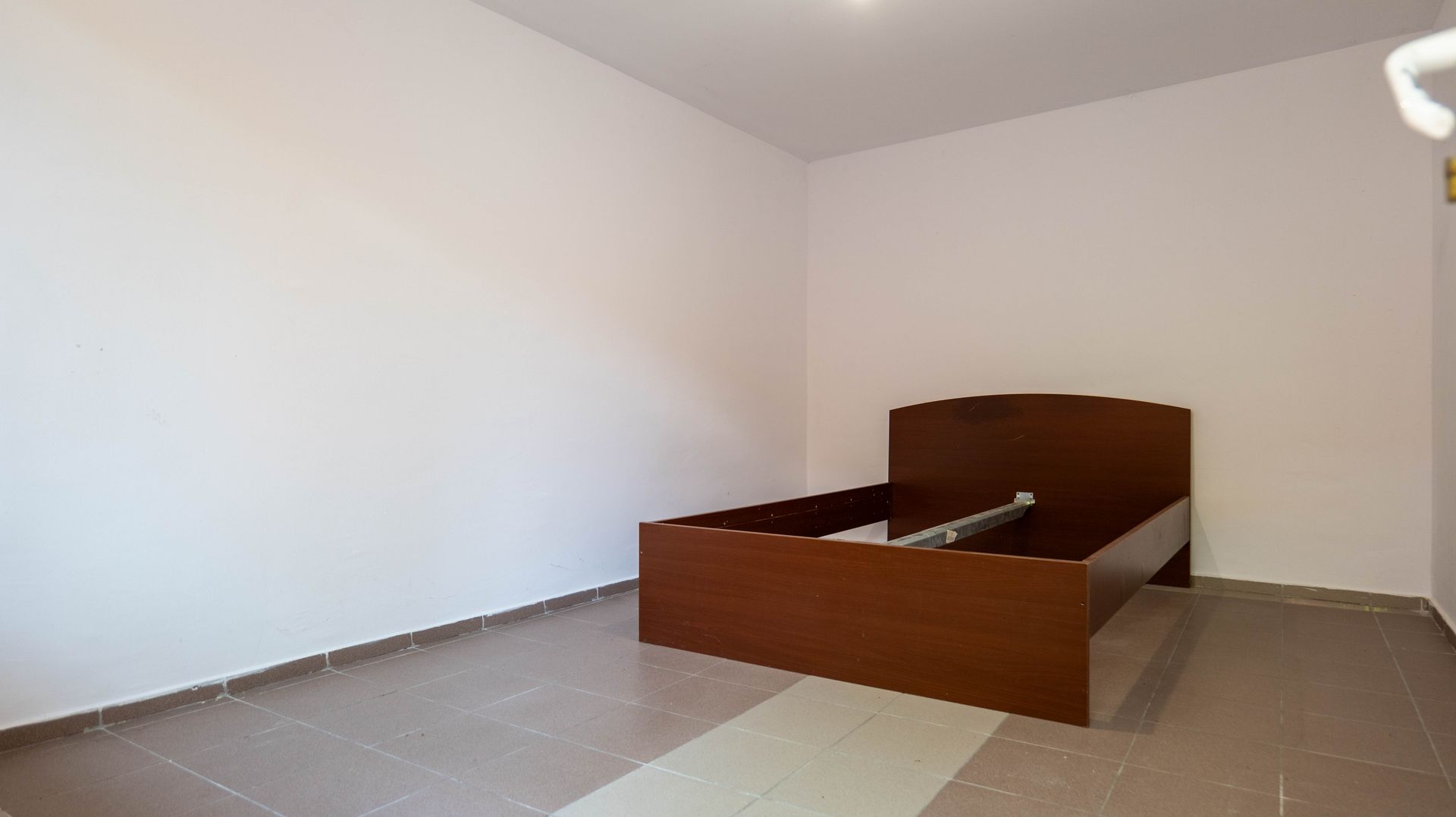 Casă de vânzare – 181 mp, 3 apartamente, 9 camere – București - Poză 7