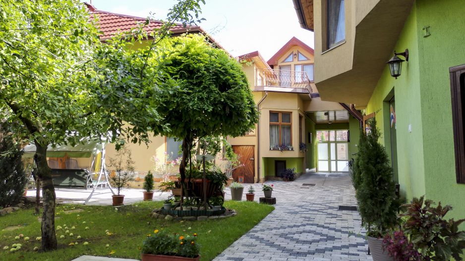 Vilă cu 7 dormitoare Centru, Arad - Poză 1