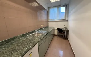 De vanzare  CLĂDIRE PREMIUM DE BIROURI ȘI SERVICII  pret negociabil - Poză 16