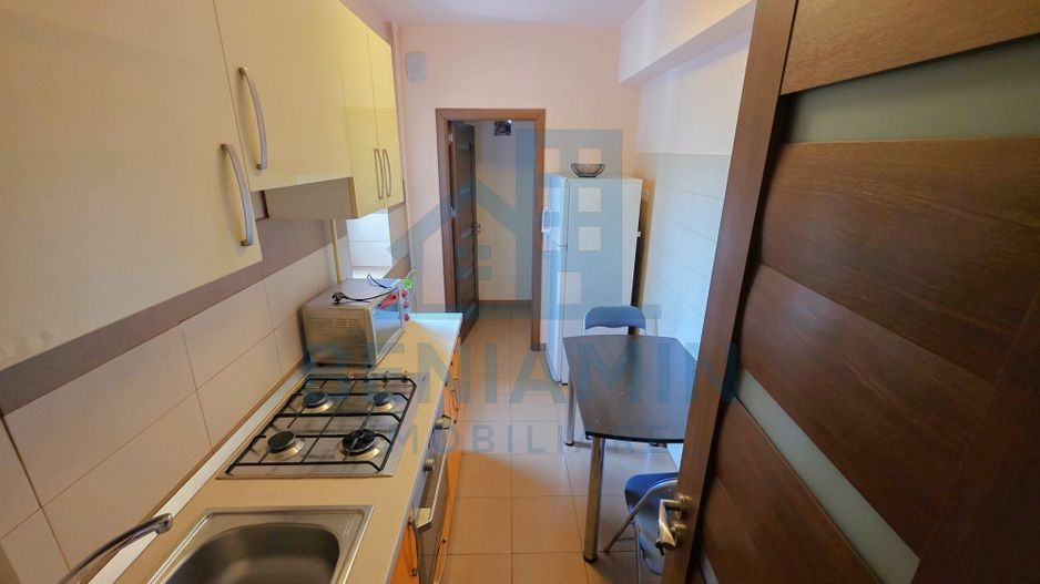 Garsoniera centrala langa Patria -mobilata -utilata -lift - Poză 3