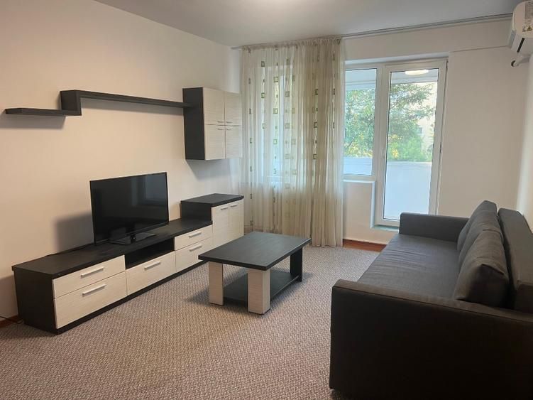 Închiriere Apartament cu 2 camere renovat, 4 min metrou Costin Georgian - Poză 1