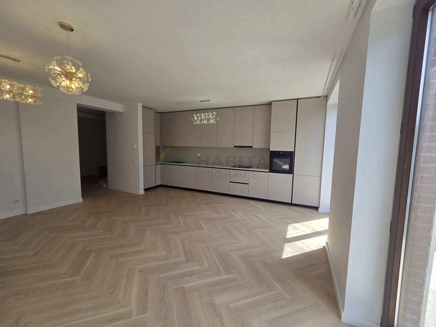 Vilă premium în stil brâncovenesc, cu grădină proprie - Poză 4