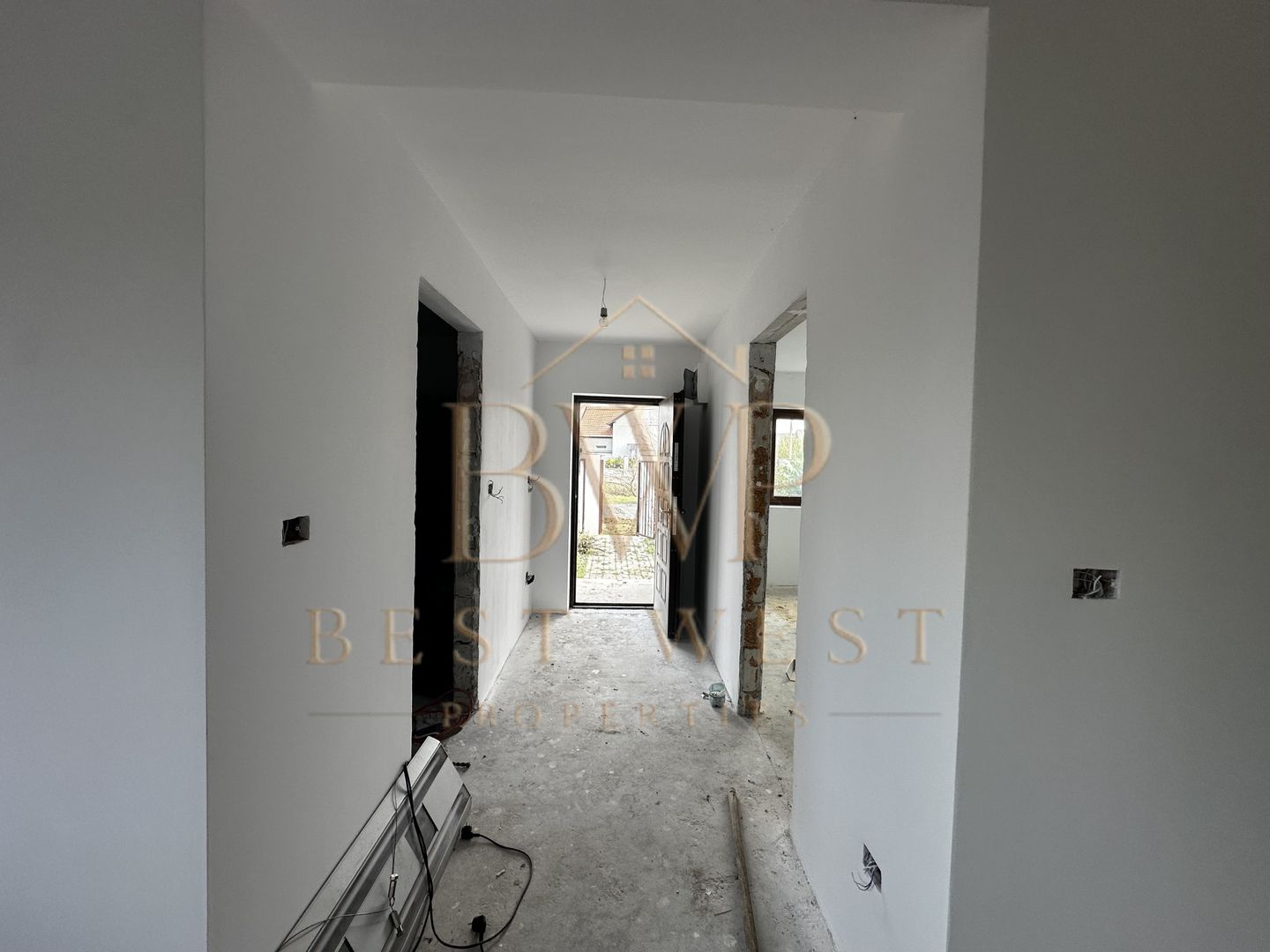 Duplex, 4 dormitoare, Mosnita, drum asfaltat, toate utilitățile - Poză 1
