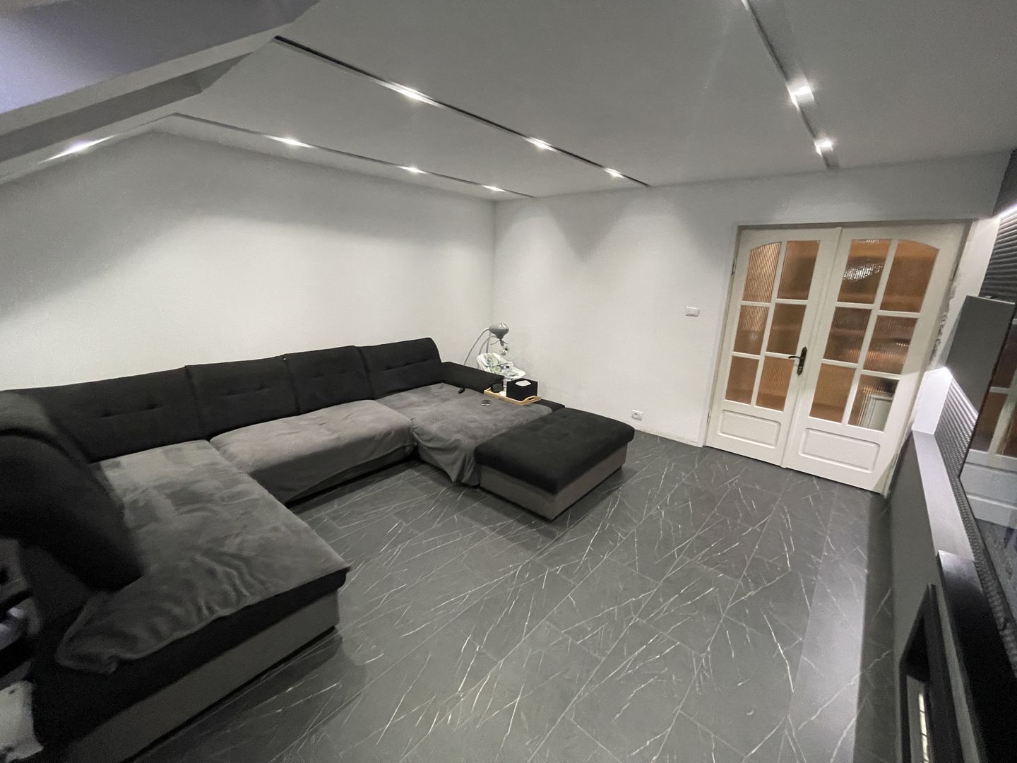 Casa S+P+E+M | 605 mp utili | 10 camere | 3 bucatarii | 4 bai | 3 terase | Garaj - Poză 8