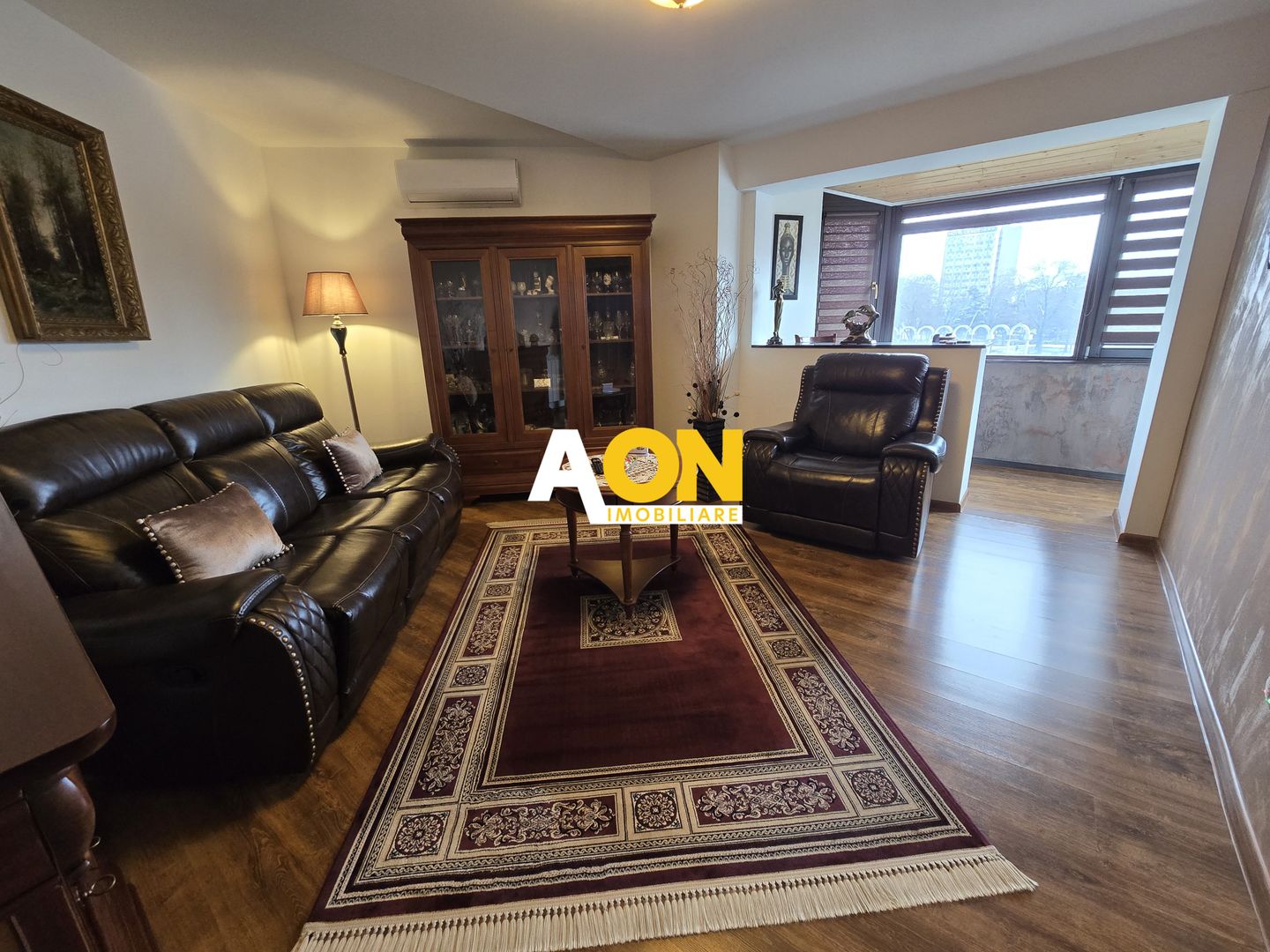 Apartament 2 Camere M-uri, Vedere spre Catedrala, Complet Renovat - Poză 8