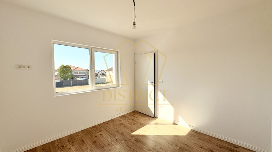 Duplex cu 4 camere, despărțit prin camera tehnica | Mosnita Noua - Poză 8