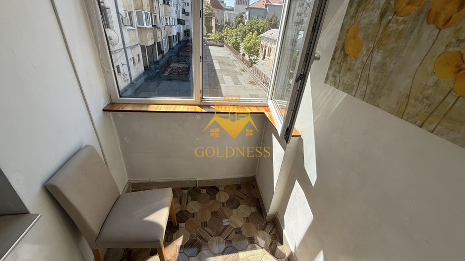 o camera, balcon, Ultracentral, Piata Stefan cel Mare, Teatru - Poză 5