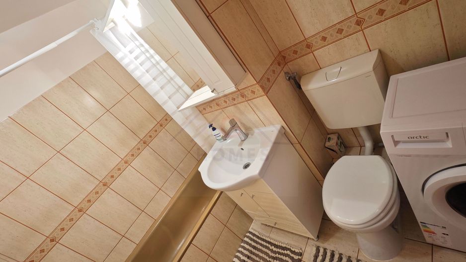 Apartament mare, decomandat, bucatarie separata. PET FRIENDLY. - Poză 6