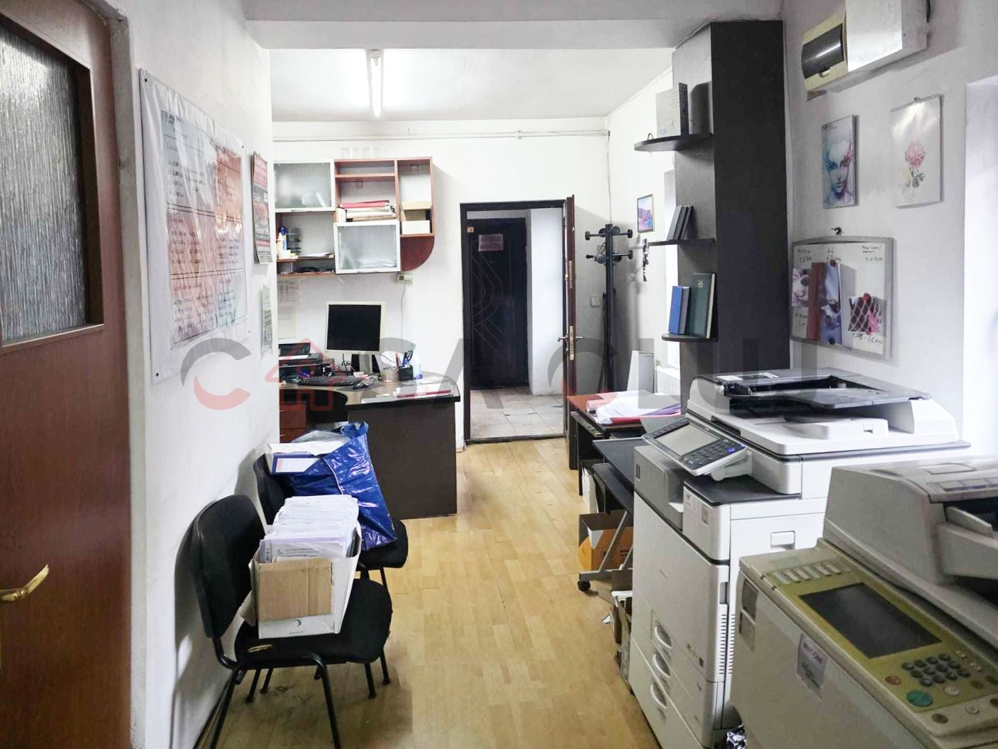 Spatiu Comercial central 45 mp cu parcare proprie - Poză 1