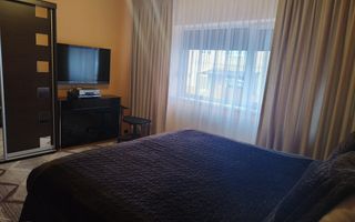 Casa singur in curte zona Astra - Poză 15