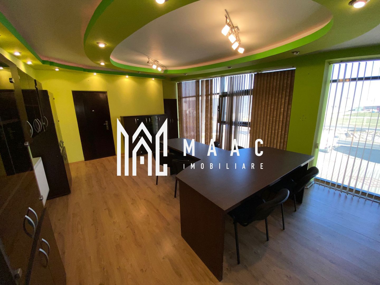 Spațiu birouri I Complet echipat | 3 birouri I 2 băi | Zona Vest - Poză 1