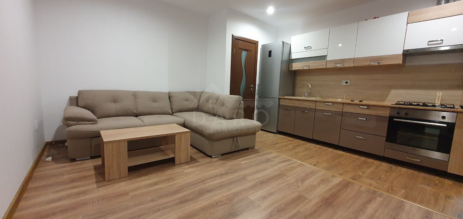 Inchiriez apartament cu doua camere, zona centrala - Poză 1