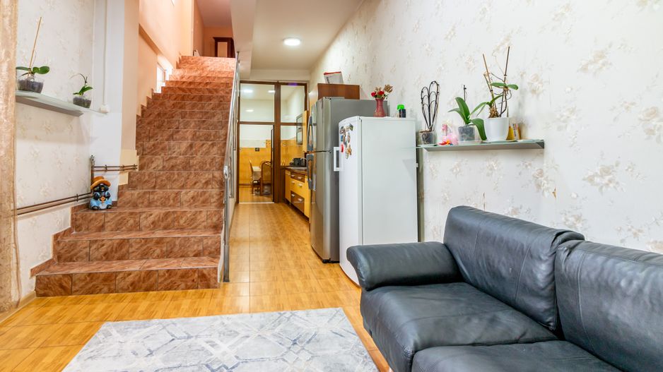 Inchiriere Cladire P+1+M Apusului, 433mp, Curte 900mp, Parcare - Poză 5