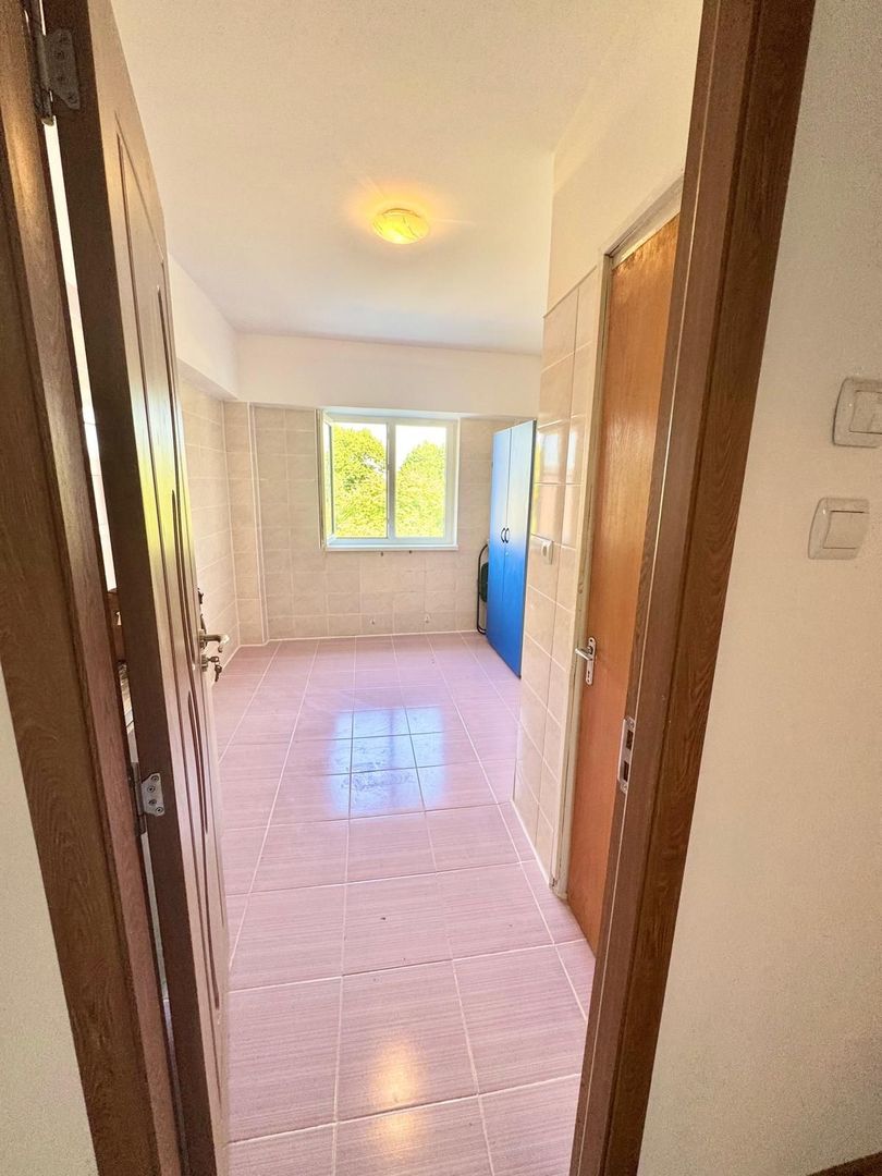 Apartament 2 camere, decomandat – Zona Centrală, bloc Lumina - Poză 6
