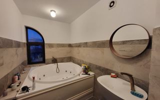 De inchiriat Apartament 5 camere - Poză 7