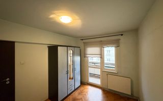 Apartament spațios cu 3 camere, 2 băi și multe avantaje - Poză 4
