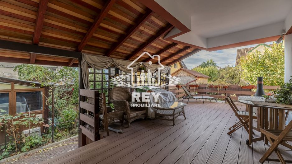 De Vânzare Vila Superba la liziera parcului Sub Arini - Poză 1