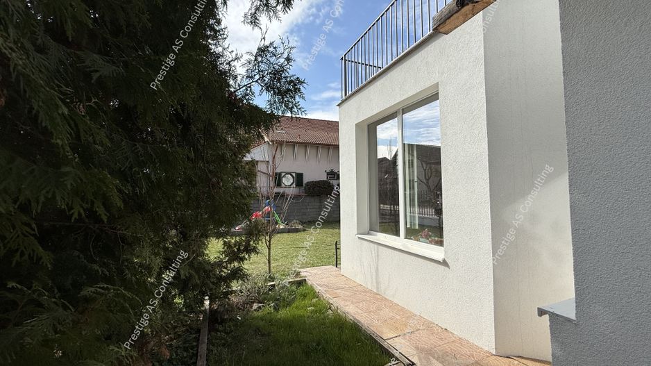 Vila individuala renovata complet | 6 camere | 500 mp teren | Str Jean Monnet - Poză 36