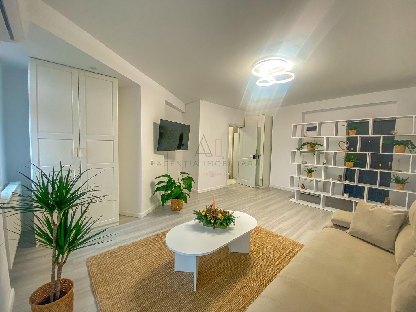 Garsoniera Lux I Prima inchiriere I Loc parcare I 2 balcoane - Poză 1