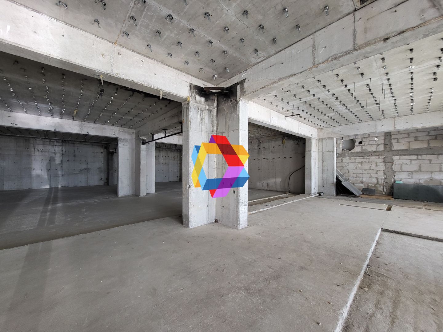 Clădire mixta -3600 mp - Poză 16