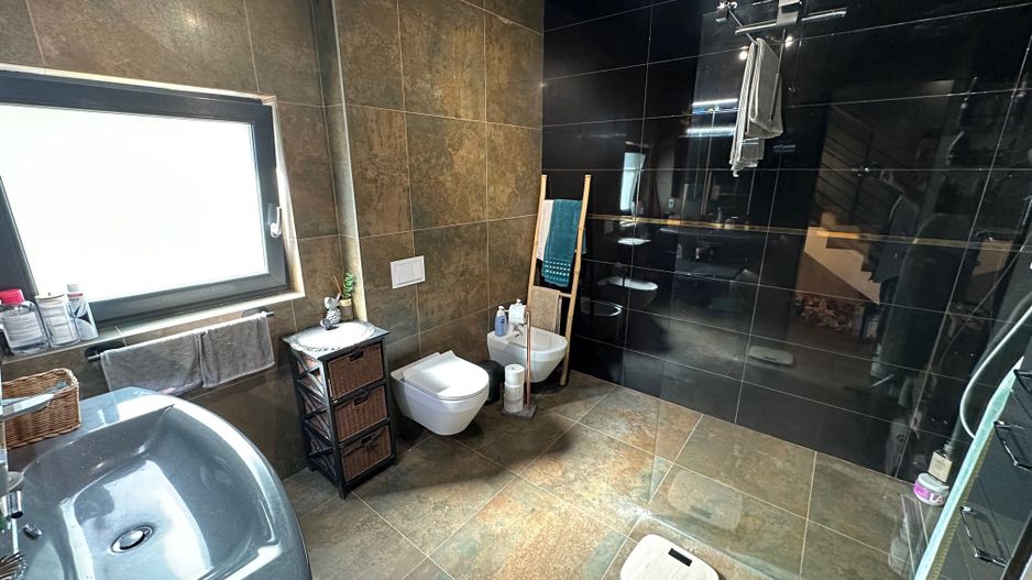 Casa moderna în Dumbravita - Ikea cu garaj - Poză 21